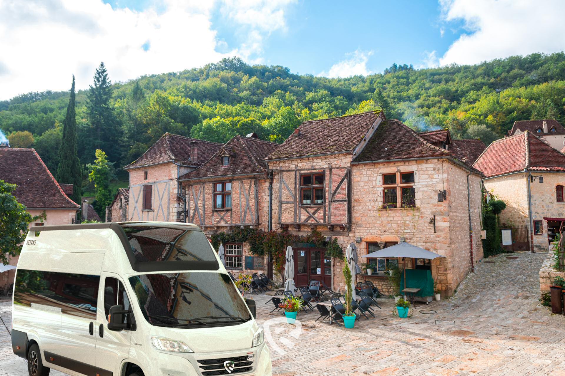 Viaggiare comodi nelle piccole città - Van Revans